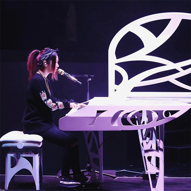 640 350黑白.jpg