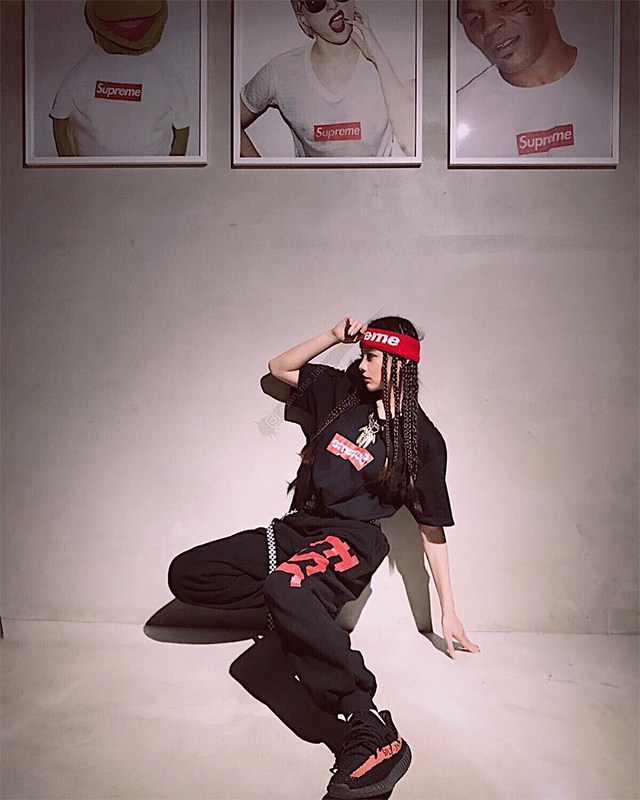黑红 yeezy 640.jpg
